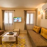 Aparthotel Kalamaki Flats